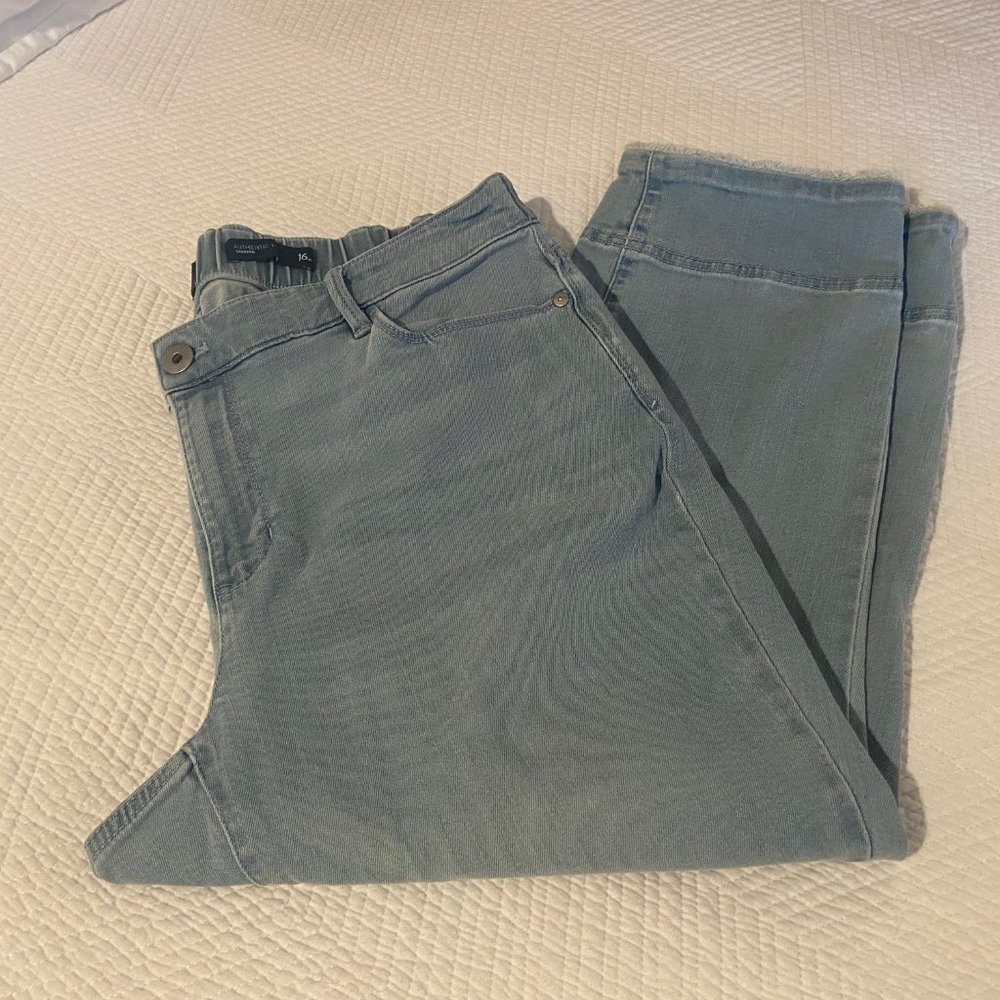 J. Jill Distressed Cropped Jeans w/ fray hem